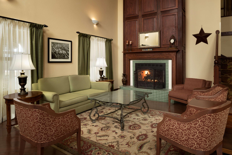 Public Area, Country Inn Suites By Radisson Grinnell Ia, Poweshiek