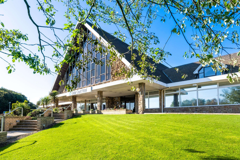 Exterior & Views