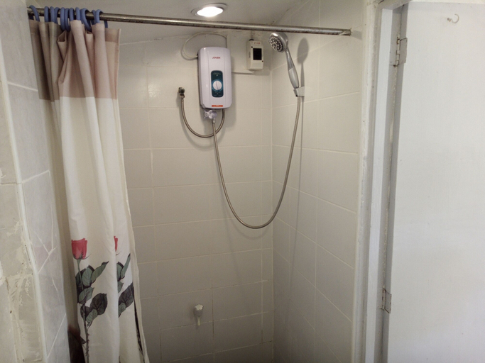 Bathroom 5, Ocean Bay Beach Resort, Dalaguete