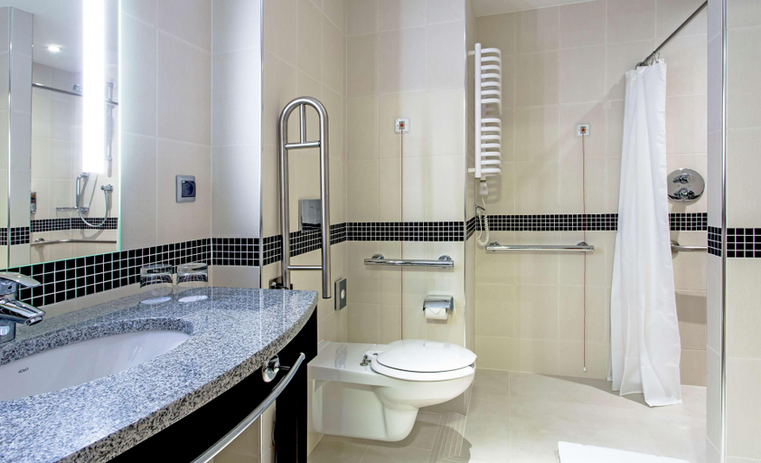 Bathroom 4, Hampton By Hilton Gdansk Airport, Gdańsk City
