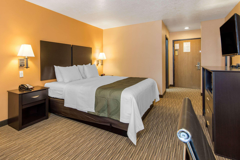 Bedroom 3, Quality Inn & Suites Albuquerque North, Bernalillo