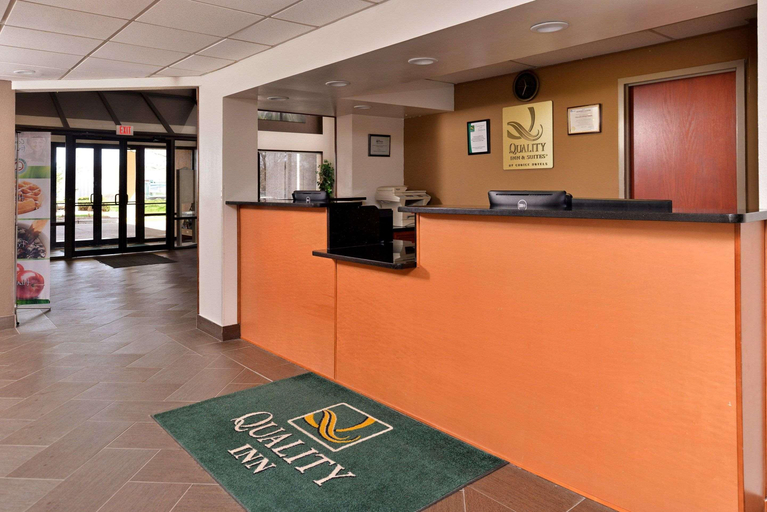 Public Area 2, Quality Inn & Suites Matteson near I-5, Cook