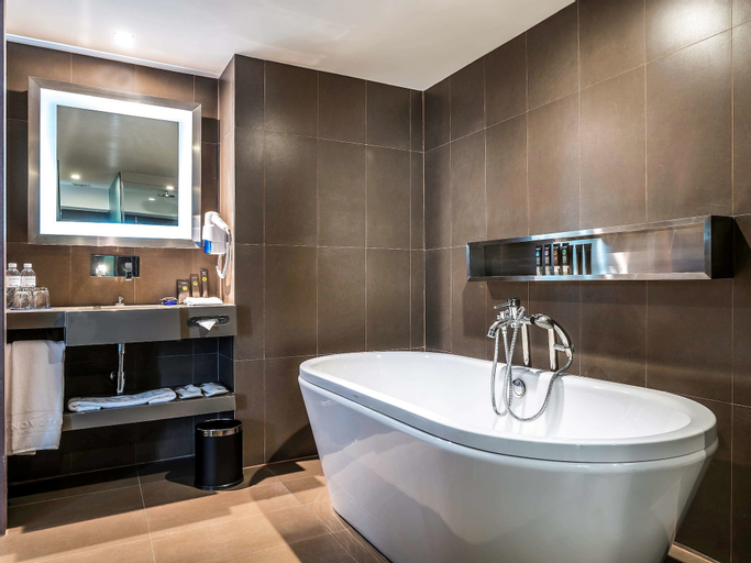 Novotel Bangkok Silom Road, Khlong San