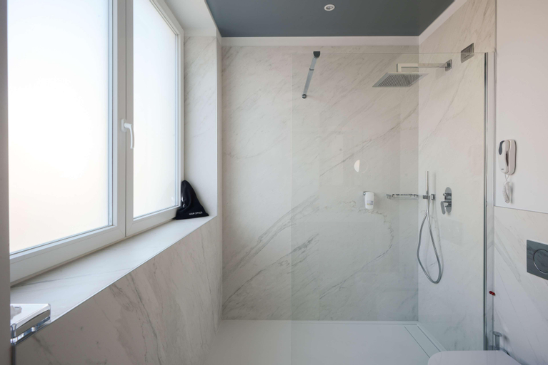 Bathroom 21