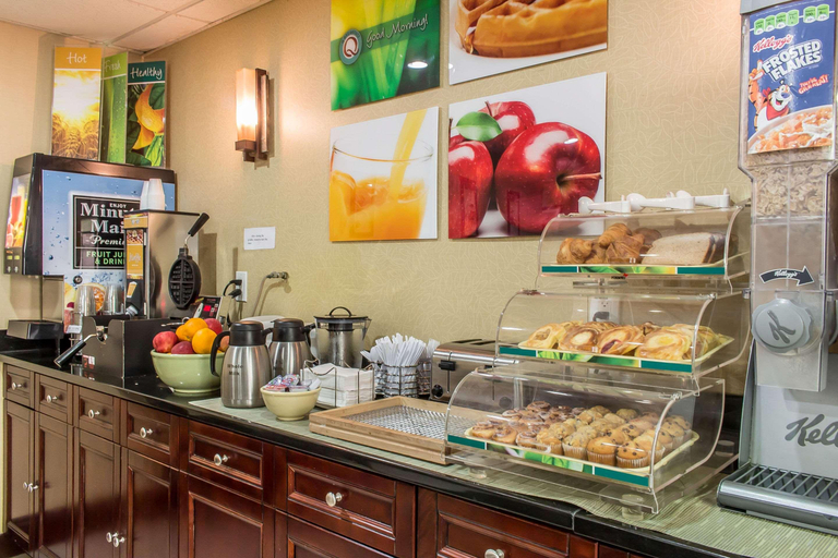 Food & Drinks 5, Quality Inn Near Mountain Creek, Sussex