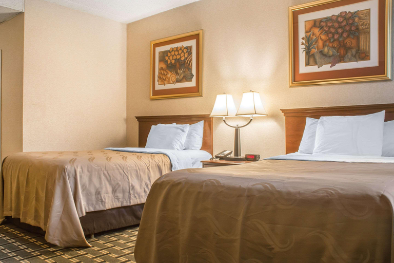 Bedroom 3, Quality Inn & Suites Palm Island Indoor Waterpark, Genesee
