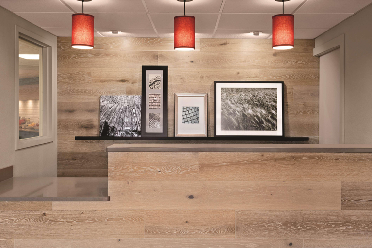 Public Area 2, Country Inn & Suites by Radisson, Northfield, MN, Rice