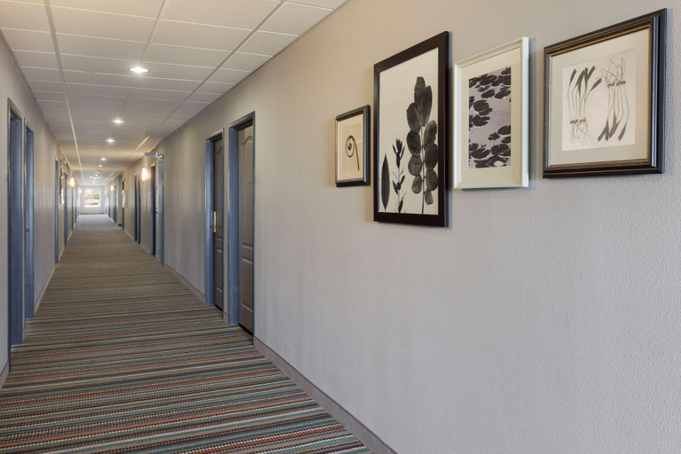 Public Area 2, Country Inn & Suites by Radisson, Harrisonburg, VA, Harrisonburg