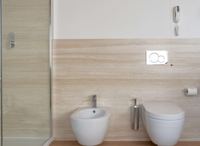 Bathroom 14