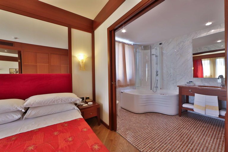 Bedroom 21