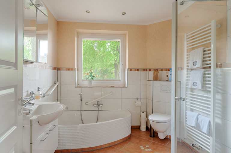 Bathroom 3, Ferienhaus Dibbersen Wittenhögen, Harburg