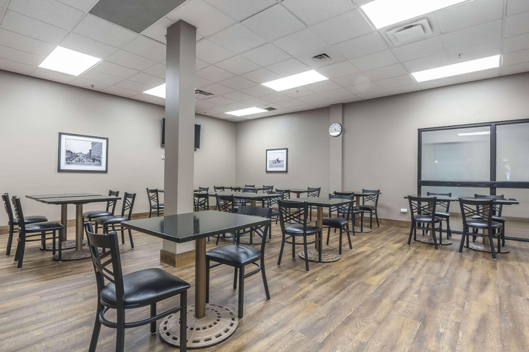 Food & Drinks 5, Quality Inn & Suites Saskatoon, Division No. 11