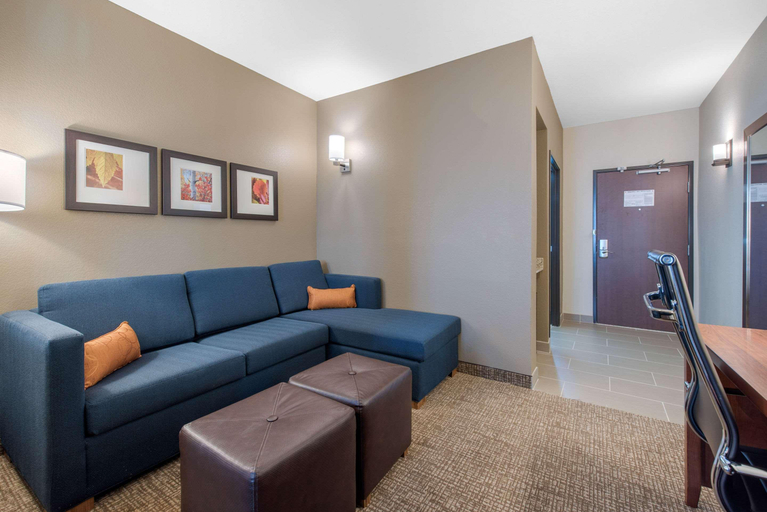 Bedroom 3, Comfort Suites Denver International Airport, Denver