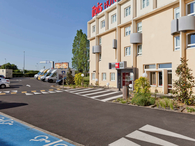 Exterior 8