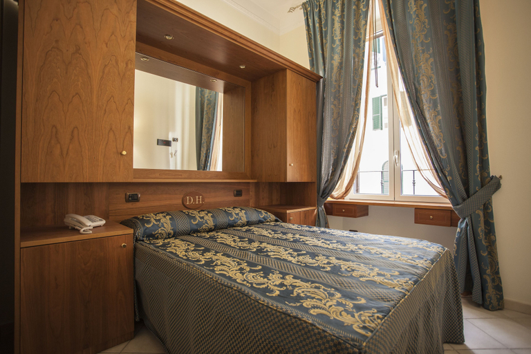 Bedroom 4, Hotel Domus Praetoria, Rome