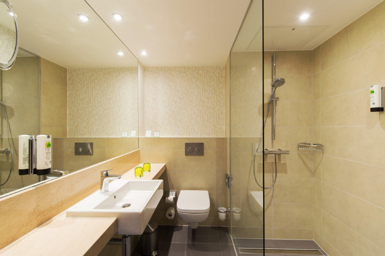 Bathroom 12