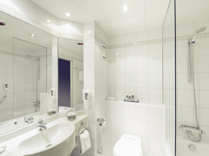 Bathroom 4