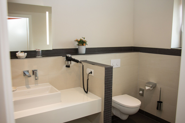 Bathroom 4, Hotel Gödecke, Hildesheim