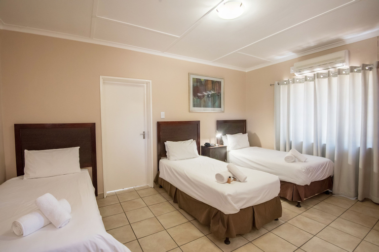 Arebbusch Travel Lodge, Windhoek West