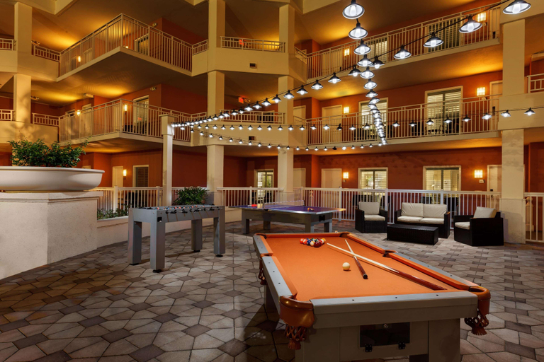 Sport & Beauty 2, Embassy Suites by Hilton Orlando LBV Resort, Orange