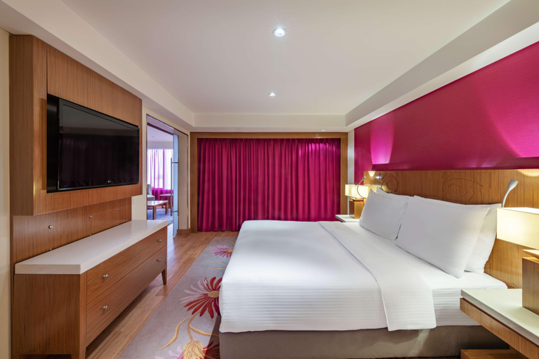 Bedroom 3, Radisson Blu Hotel Kuwait, Salwa