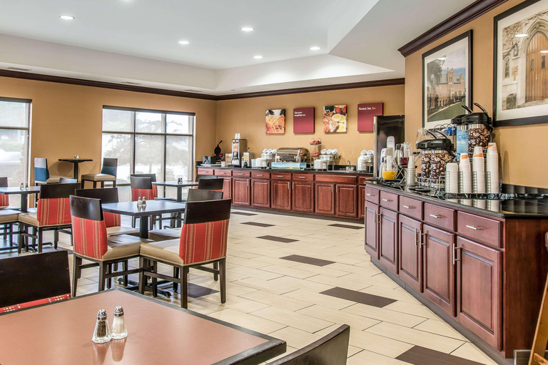 Food & Drinks 4, Comfort Suites South Bend Near Casino, Saint Joseph