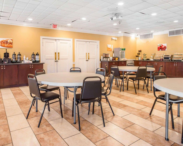 Food & Drinks 5, Quality Inn Richmond Hill - Savannah I-95, Bryan