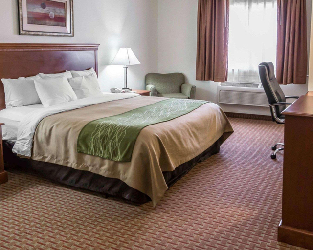 Bedroom 3, Comfort Inn Hebron-Lowell Are, Lake