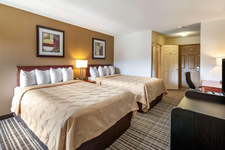 Bedroom 4, Quality Inn Harpers Ferry, Jefferson