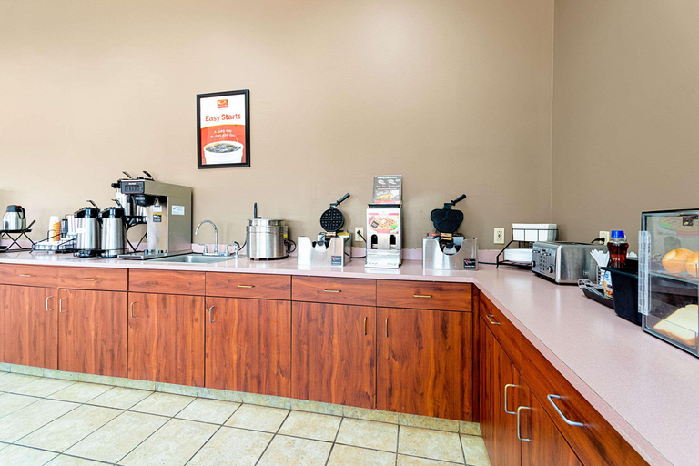Food & Drinks 3, Motel 6 Effingham, Il, Effingham
