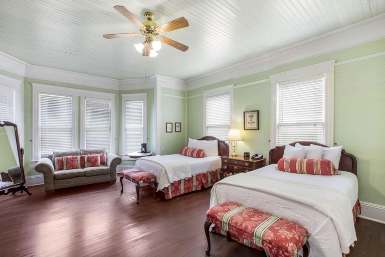 Bedroom 3, Coombs Inn & Suites, Ascend Hotel Collection, Franklin