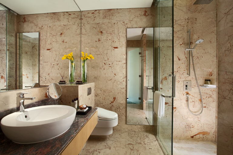 Bathroom 12