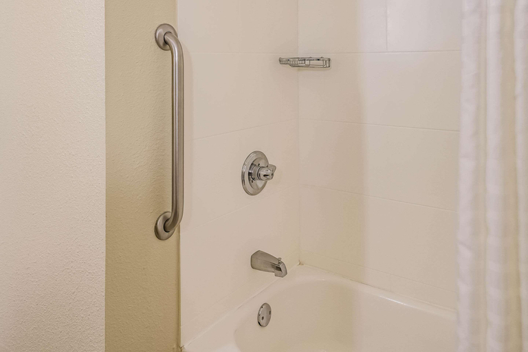Bathroom 4, Comfort Suites Hattiesburg, Lamar