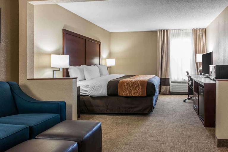 Bedroom 3, Comfort Inn Blue Ash North, Hamilton