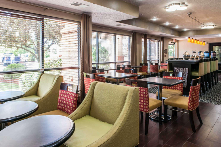 Food & Drinks 5, Comfort Inn Blue Ash North, Hamilton