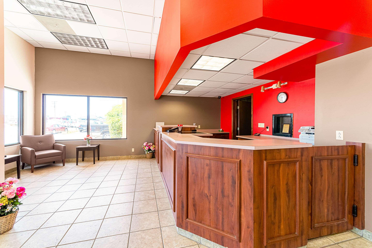 Public Area 2, Motel 6 Effingham, Il, Effingham