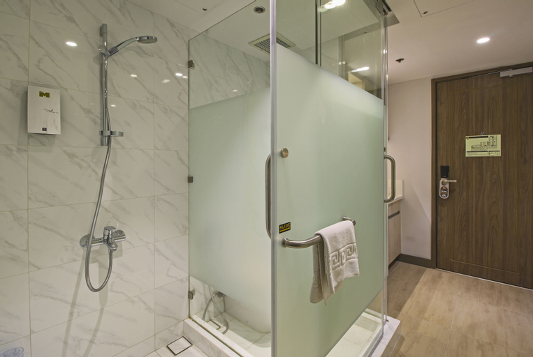 Bathroom 9