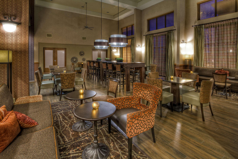 Food & Drinks 5, Hampton Inn & Suites Kalamazoo-Oshtemo, Kalamazoo