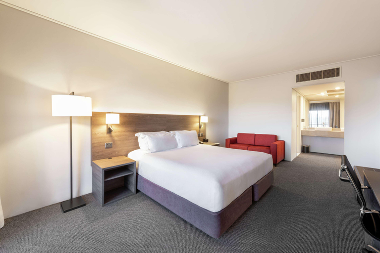 Bedroom 3, Doubletree By Hilton Alice Springs, Alice Springs- Ross