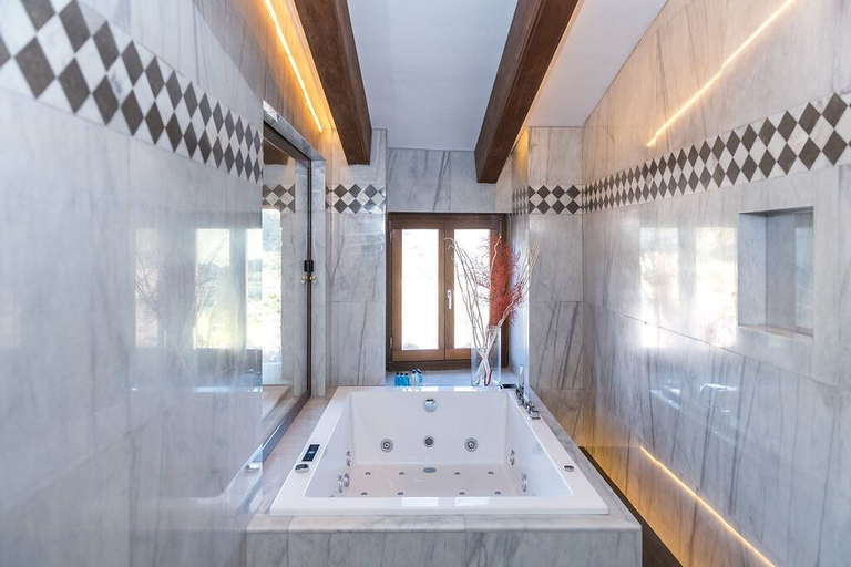 Bathroom 5, Gran Hotel Son Net, Baleares