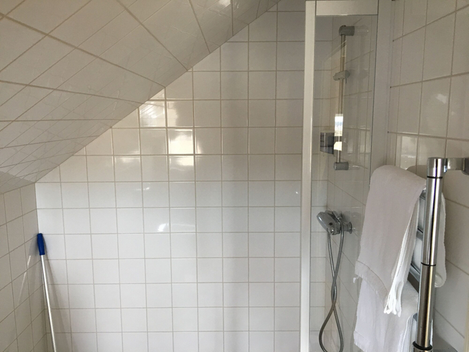 Bathroom 4, Farmors Lycka, Simrishamn