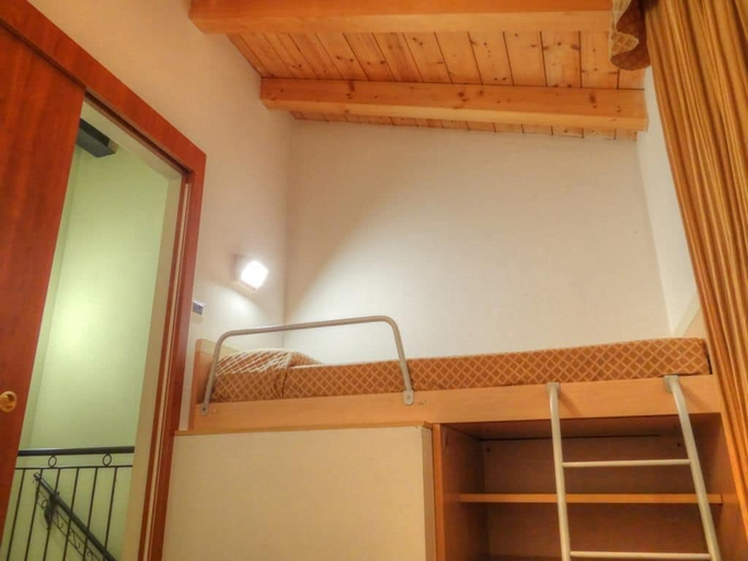 Bedroom 3, Residence Castelli, Verona
