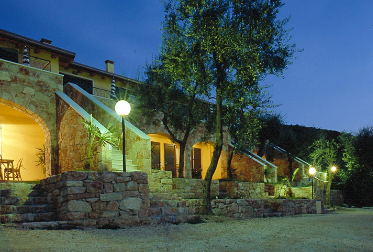 Exterior & Views 2, Residence Castelli, Verona