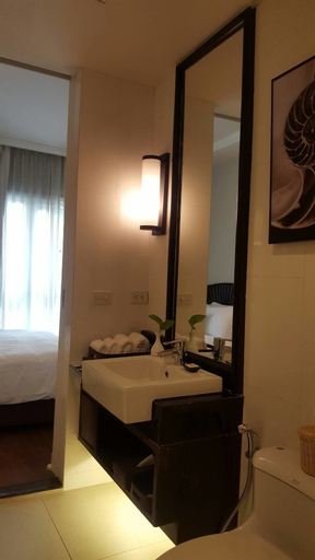 At 21 Saladaeng, Sathorn