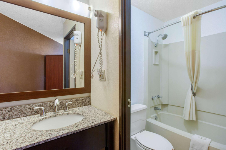 Bathroom 4, Scenic View Inn - Lake Powell - Page AZ, Coconino