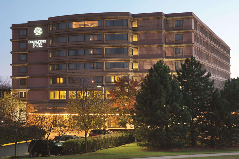 Exterior & Views 1, DoubleTree Suites by Hilton & Conf Ctr Chicago, Dupage