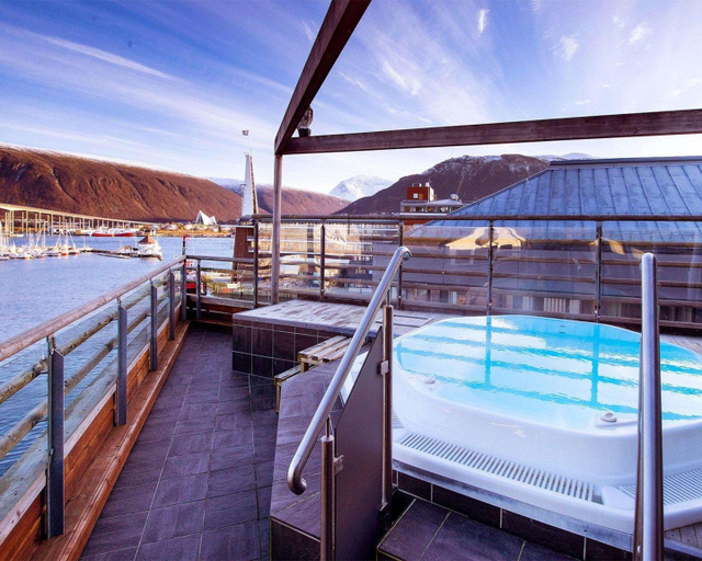 Sport & Beauty 2, Home Hotel Aurora, Tromsø
