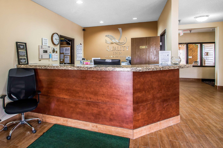 Public Area 2, Quality Inn Dubuque on Hwy 20, Dubuque