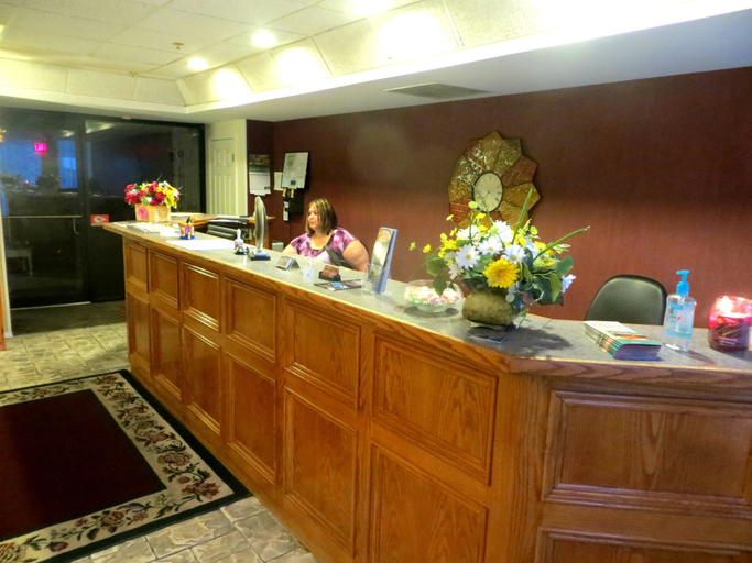 Public Area 2, Peach Tree Inn, Taney