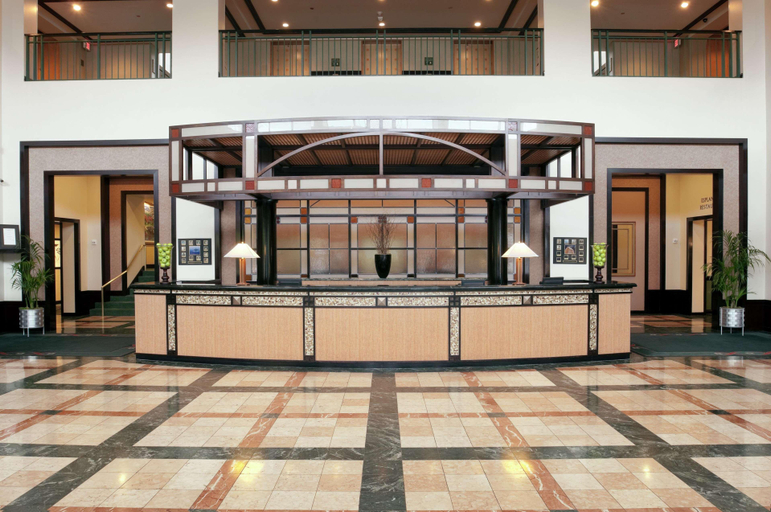 Public Area 2, DoubleTree Suites by Hilton & Conf Ctr Chicago, Dupage